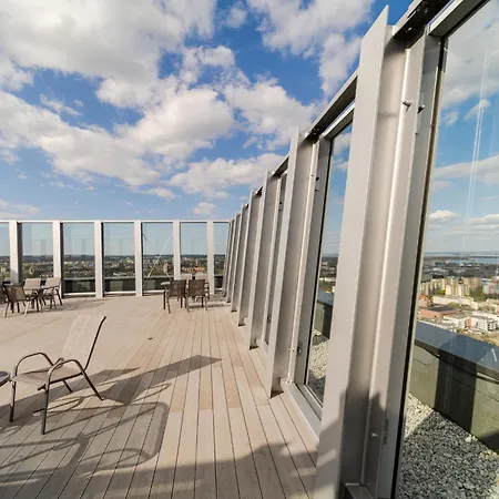 Ans Hanza Tower No 628 - Swimming Pool, Sauna, Jacuzzi, Viewing Terrace *