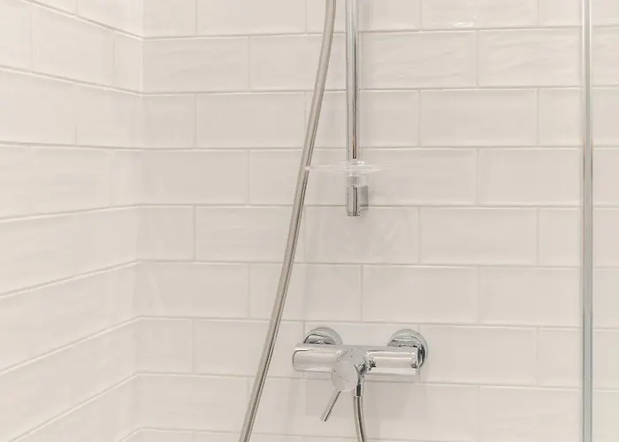 Ans Hanza Tower No 628 - Swimming Pool, Sauna, Jacuzzi, Viewing Terrace *